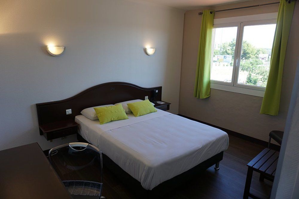 Hotel Le Neoulous Le Boulou Zewnętrze zdjęcie