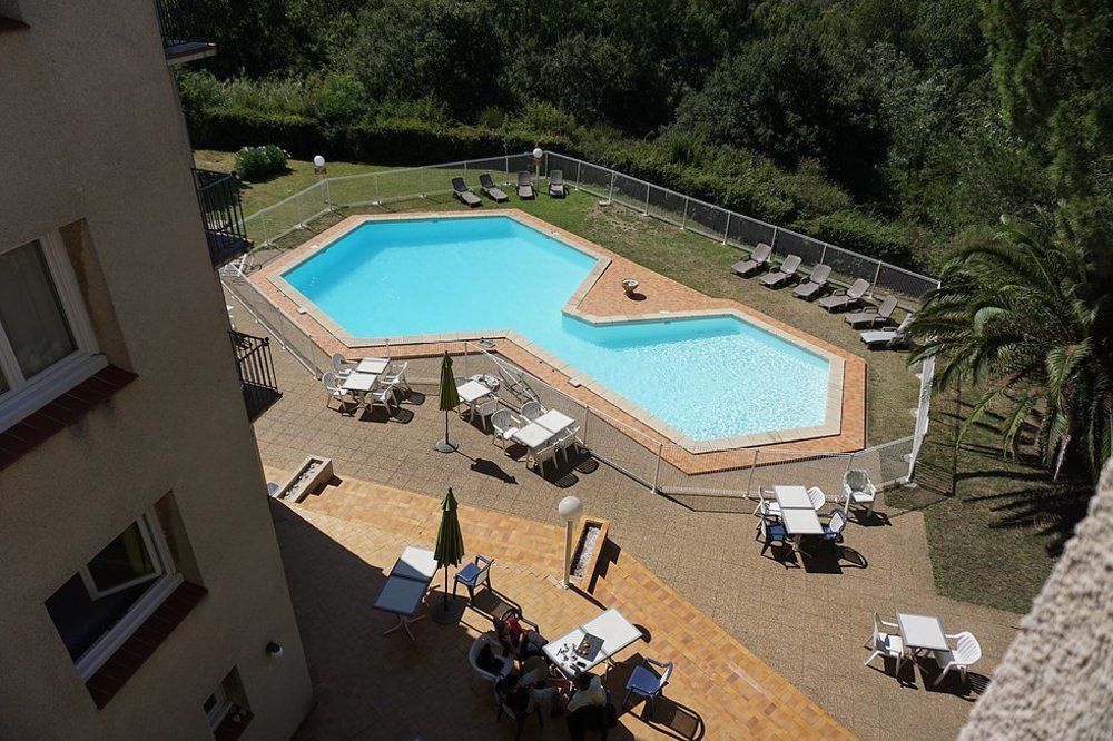Hotel Le Neoulous Le Boulou Zewnętrze zdjęcie