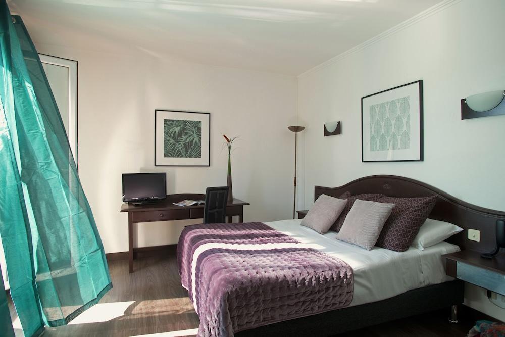 Hotel Le Neoulous Le Boulou Zewnętrze zdjęcie