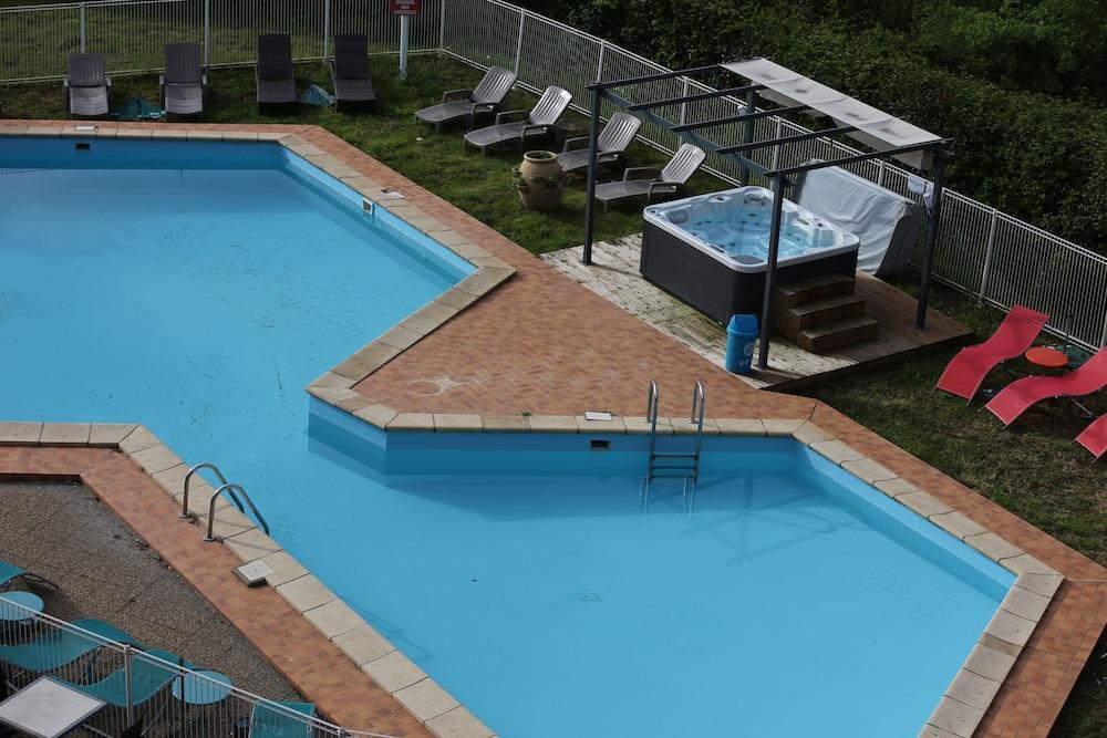 Hotel Le Neoulous Le Boulou Zewnętrze zdjęcie