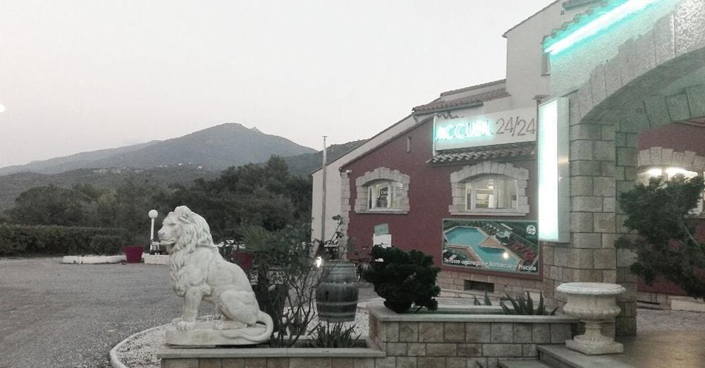 Hotel Le Neoulous Le Boulou Zewnętrze zdjęcie